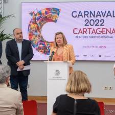El Carnaval traerá en junio a decenas de grupos, a una chirigota de Cádiz y a Nuria Fergó